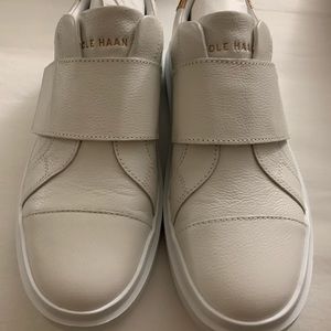NEW Cole Haan snickers size 6.5 !White!